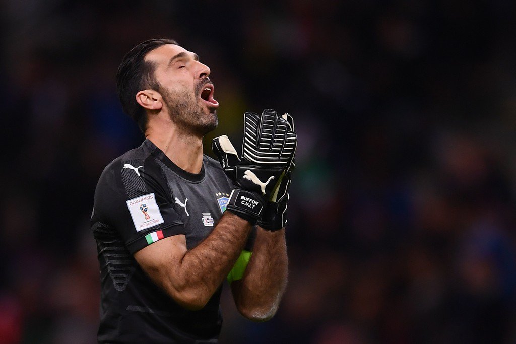 Bolanet's tweet photo. #LiveBolanet FT: Italia 0-0 Swedia (Agg. 0-1) | Shots: 24-4 | Possessions: 76%-24% | Tackles: 10-15 | Corners: 7-0

Piala Dunia kali ini tanpa Italia. Good bye. https://t.co/mck2NeORK4