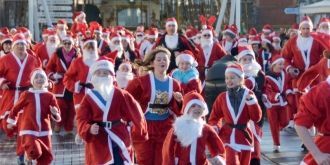 QCHospice's tweet photo. #FormbyHour will you be joining us at this year’s Santa Sprint? 🎅 Fun for all the family. https://t.co/yR23U6pSmr #fundraising #funrun https://t.co/vABLYAqav0