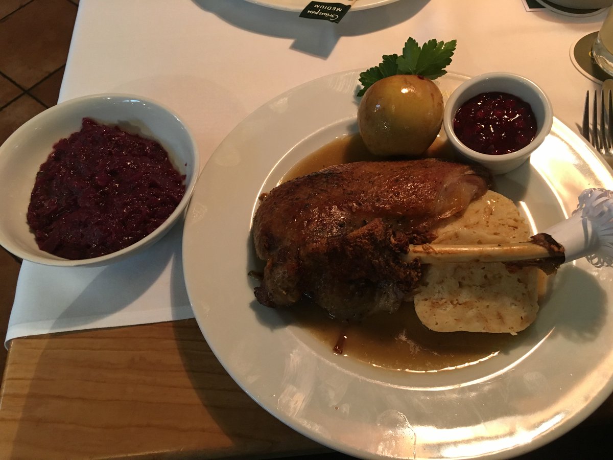 EmmaPeel_Knight's tweet photo. @KevinSpacey Greetings from #Vienna - stay strong!!!!! ๐๐๐ถ๐ It is Martini-time and we eat a goose or backed chicken. You should come to #Europe & - of course - to #Austria. #relaxinginVienna #peace #friendlyness https://t.co/dCpvzg1DFH
