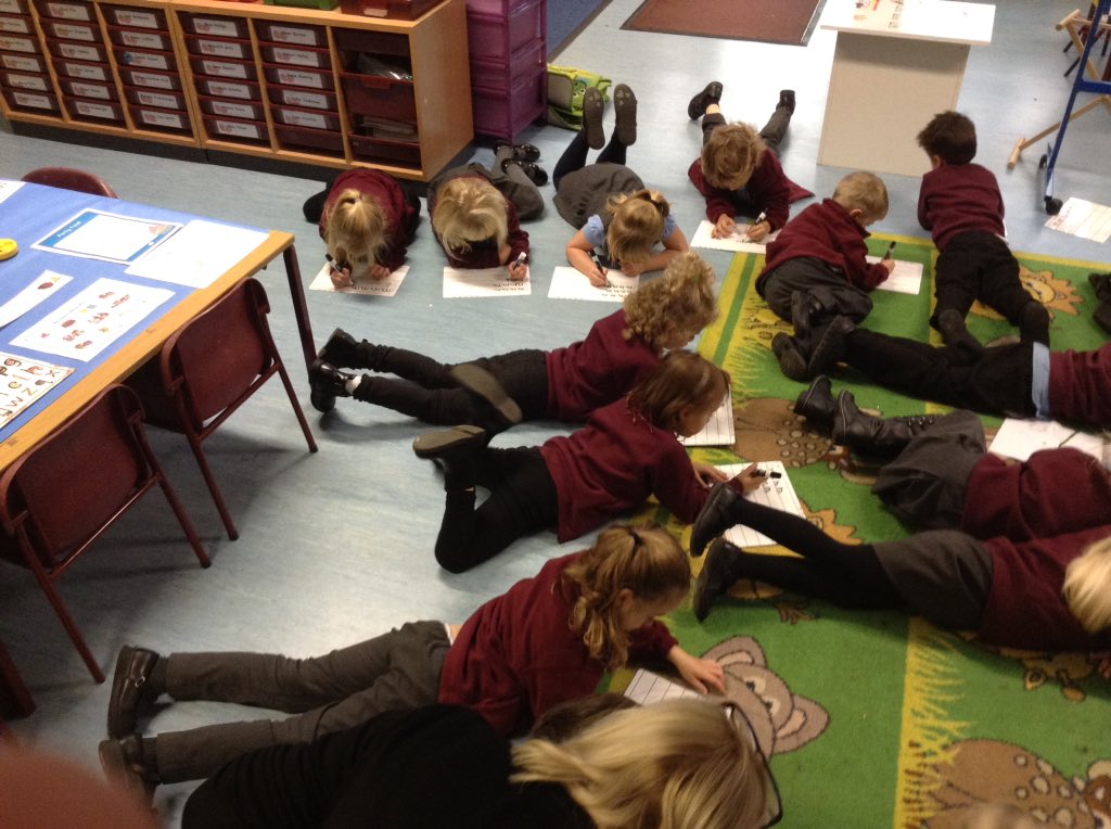 ashbyfieldsdav's tweet photo. Another fantastic Kinetic Letters session in Reception today! #bravemonkey #scaredmonkey https://t.co/IVx0g30cJr
