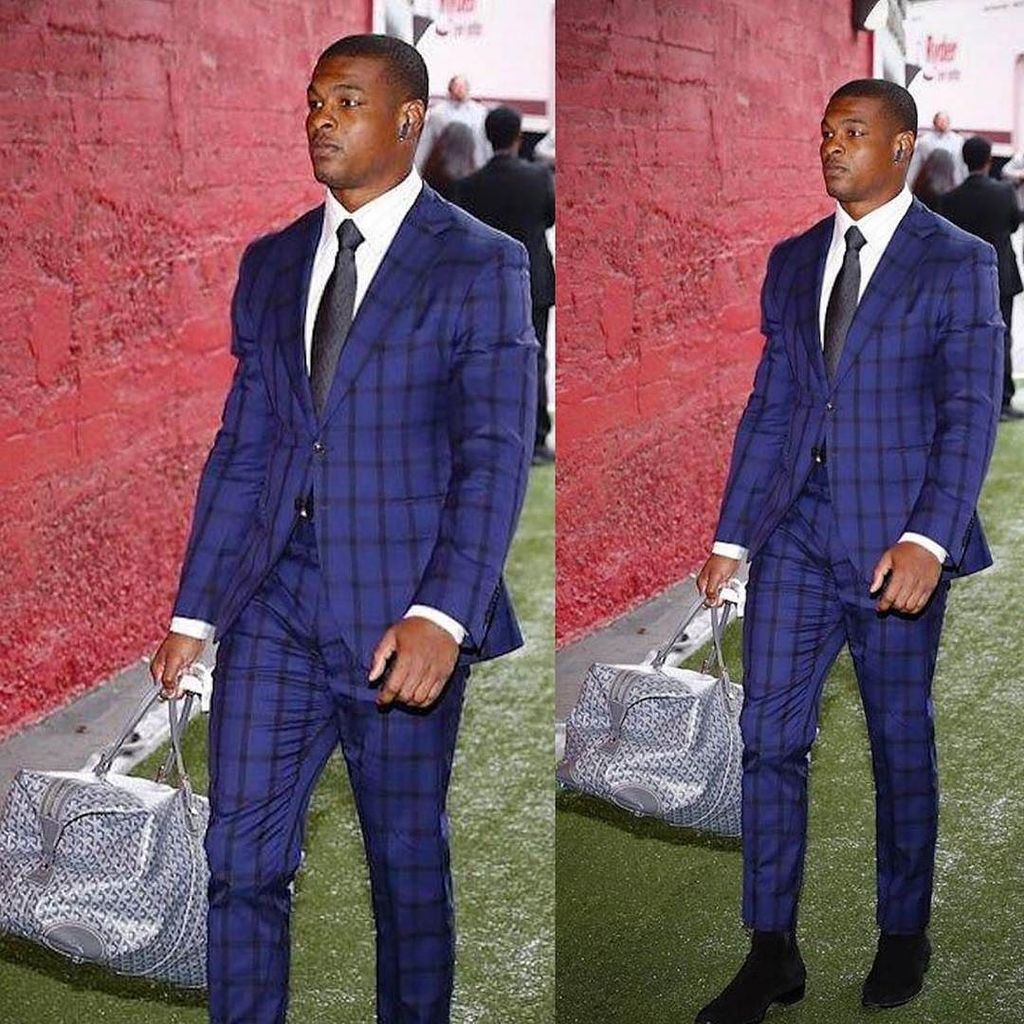 MoreThanStats's tweet photo. #Texans 🏈 safety #MarcusGilChrist donned #MusikaFrere windowpane suit for yesterday's game. 🔥DOUBLE TAP if you're … https://t.co/HVB5lcJQoj https://t.co/2zCaEypDxk