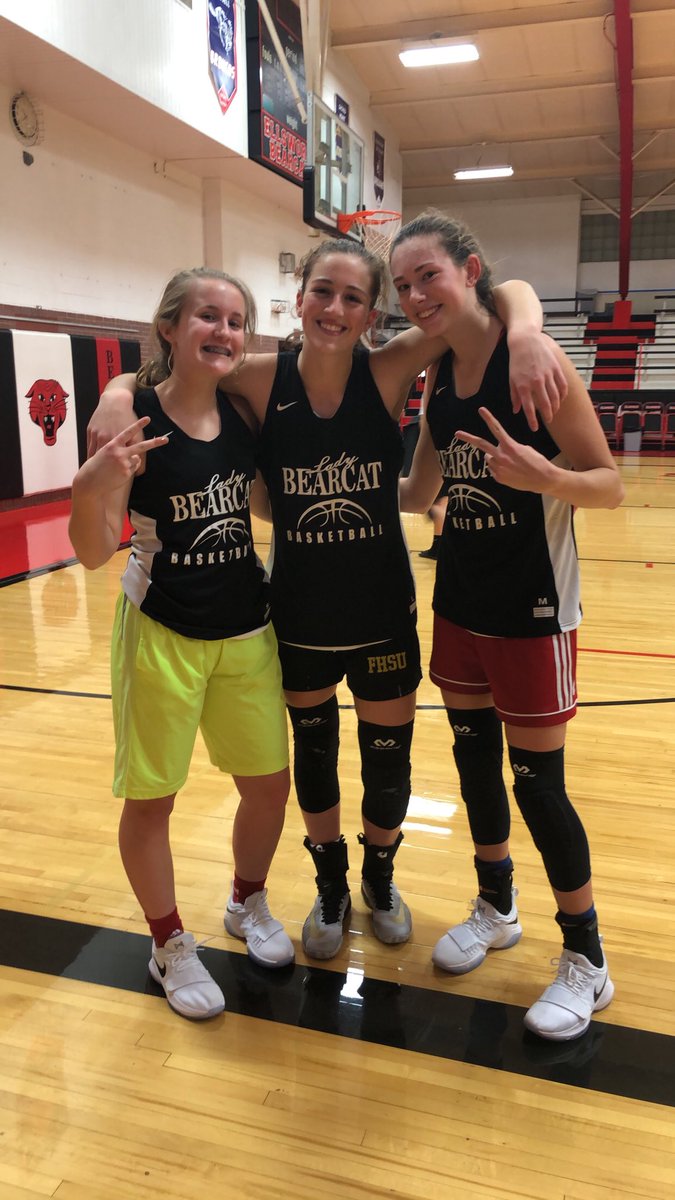 lakyn_leigh's tweet photo. another tweet to add to all your “basketball starts today” tweets:) #bballmode https://t.co/3nxAxhn6Qp