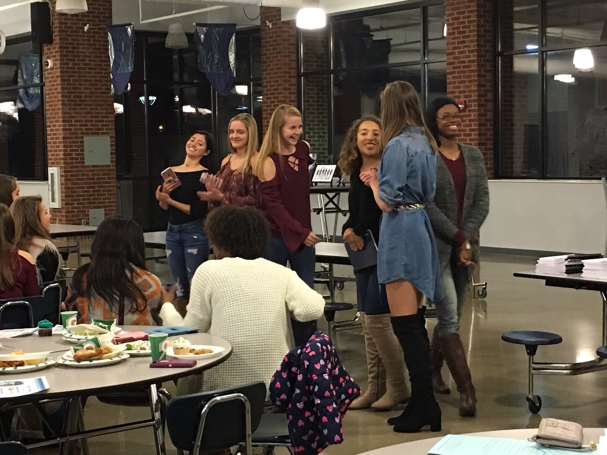 BELancerVB's tweet photo. #seniorspeeches #programlove #support #traditions https://t.co/YXER9Zeq7r