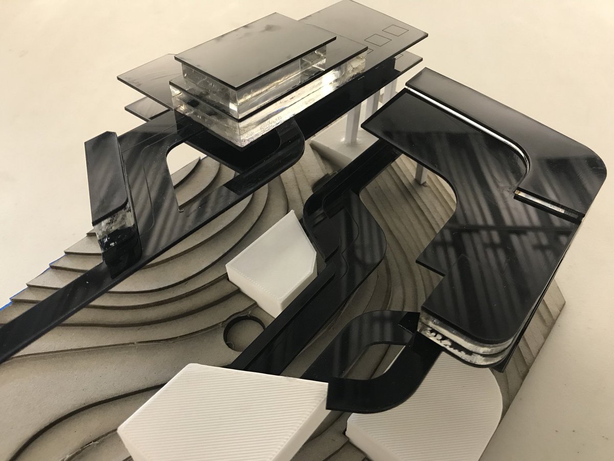 Today at Sci_Arc in LA,working with my students in a master plan of Dodger Stadium.Learning about the opposite of our work in Barcelona from the city to the building:in LA, the city of the 4 ecologies according Reiner Banham book in the ‘70,have confidence in architecture design.