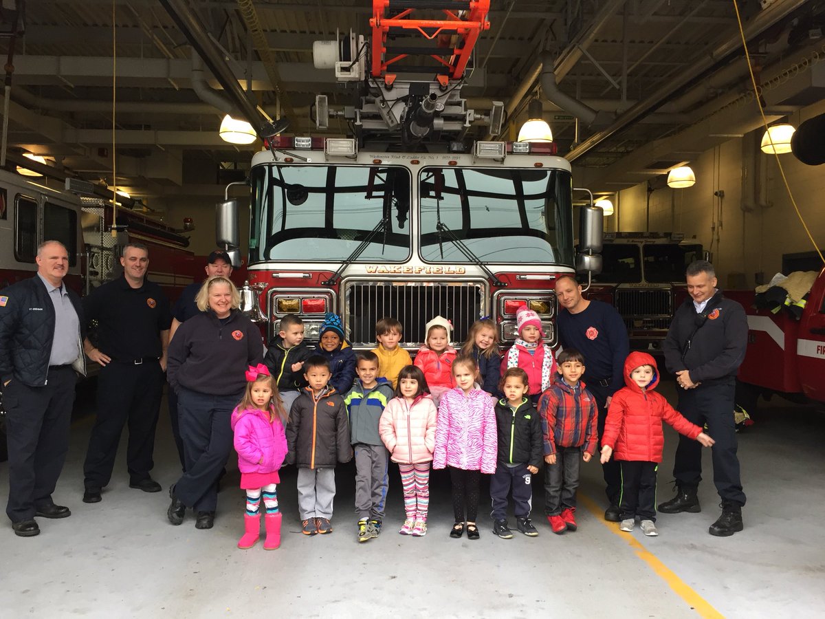 DoyleDucklings's tweet photo. Doyle ducklings had a successful first field trip to the fire station! #thankyoufirefighters
#ducklingstrong
#firstfieldtrip https://t.co/aXp9Ayvsgi