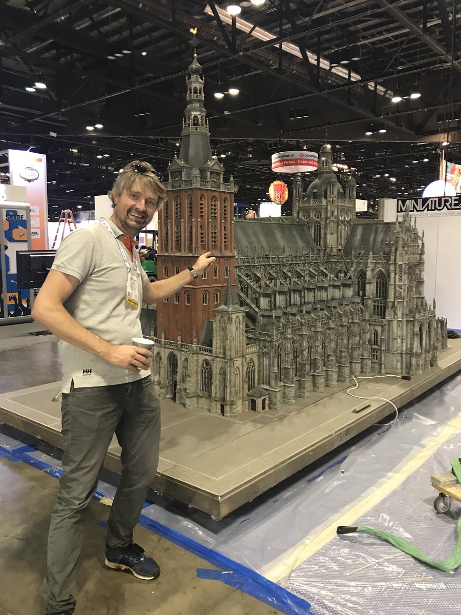 wintertainer's tweet photo. Proud to be #Bosschenaar @shertogenbosch here #iaapa2017 in Orlando USA https://t.co/4hzDL3Xyxg