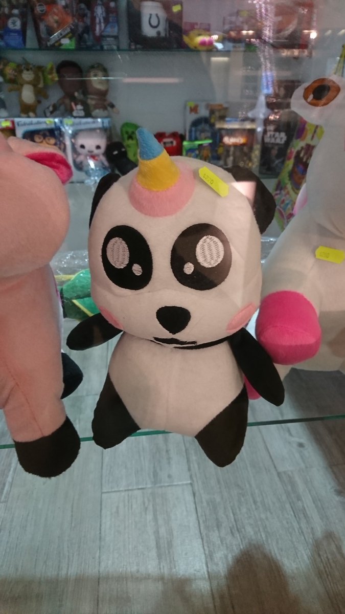 KioshStar's tweet image. Alguien puede tener la bondad de decirme quién es este individuo? 😂 Me siento profundamente representado por este muñeco! 😎🦄🐼 #Pandacorn