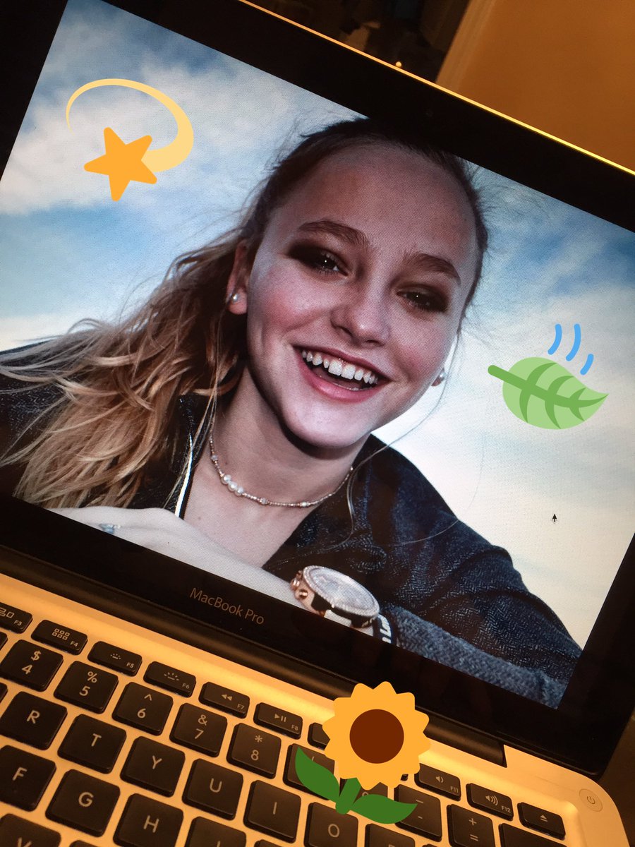Madison_Wolfe_'s tweet photo. hi:) https://t.co/lDUwHmozrL