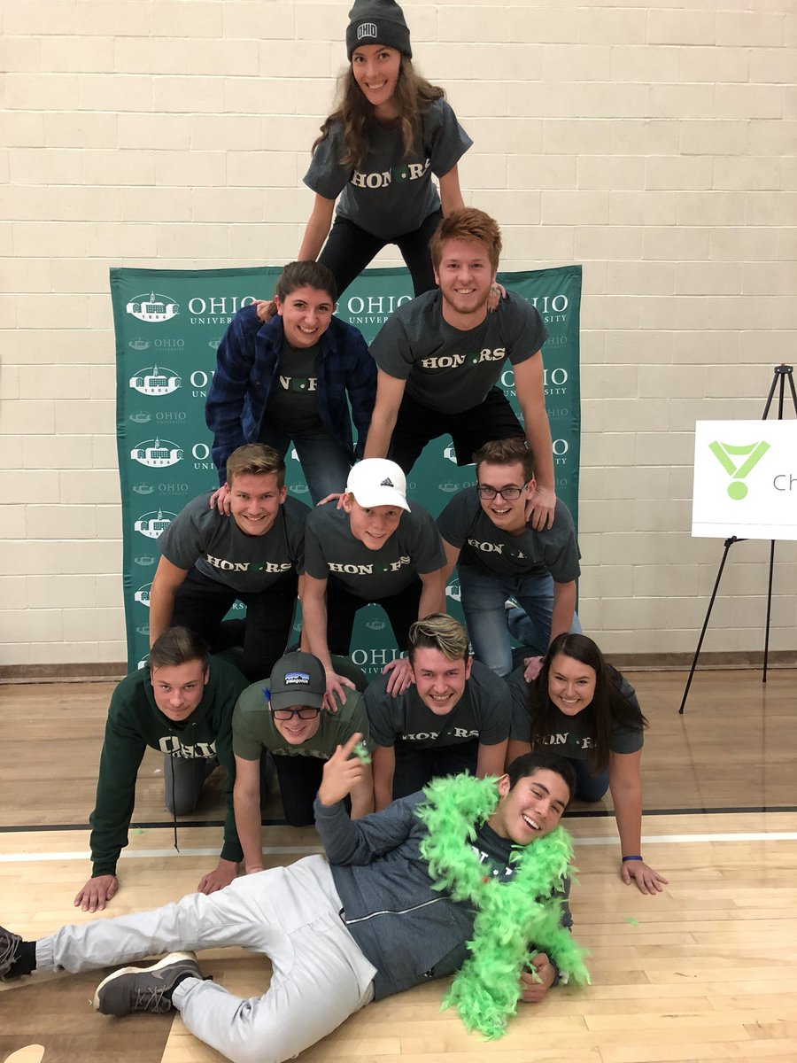 sarrbank's tweet photo. #CoombsCrew #Team171 #OHIOBIZOLYMPICS17 #podiumworthyselfie ๐ค https://t.co/8JFFobh5vf