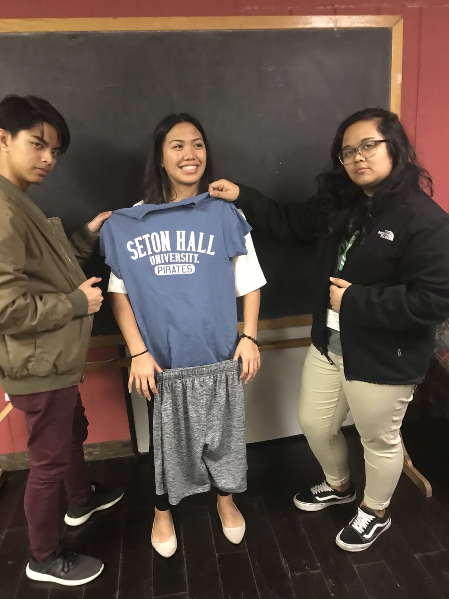 cfcyouthnj's tweet image. #missingitems from #campshark | towels, Seton Hall pjs, green bomber jacket, black TheNorthFace | DM us to reclaim items!