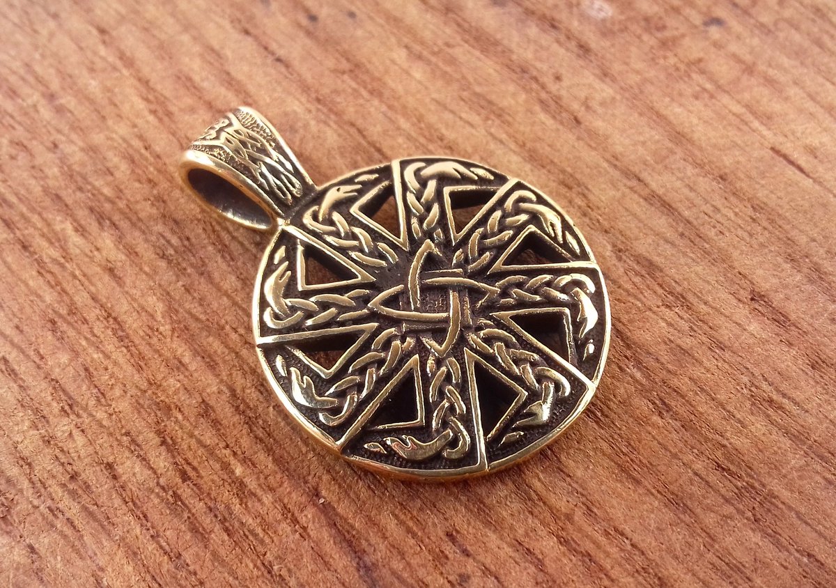 ArtefaktumUA's tweet photo. Good night ( or good morning 😘)
#artefaktum_ua #amulet #slavicjewelry #nekclace #pendant #pendantjewelry #presents #kolovrat #talisman #sun #sumbol #etsy #etsysale #etsygifts #giftideas #giftjewelry #gift #bronzejewelry #silver #silvernecklace #jewelry https://t.co/IalmIla3hP