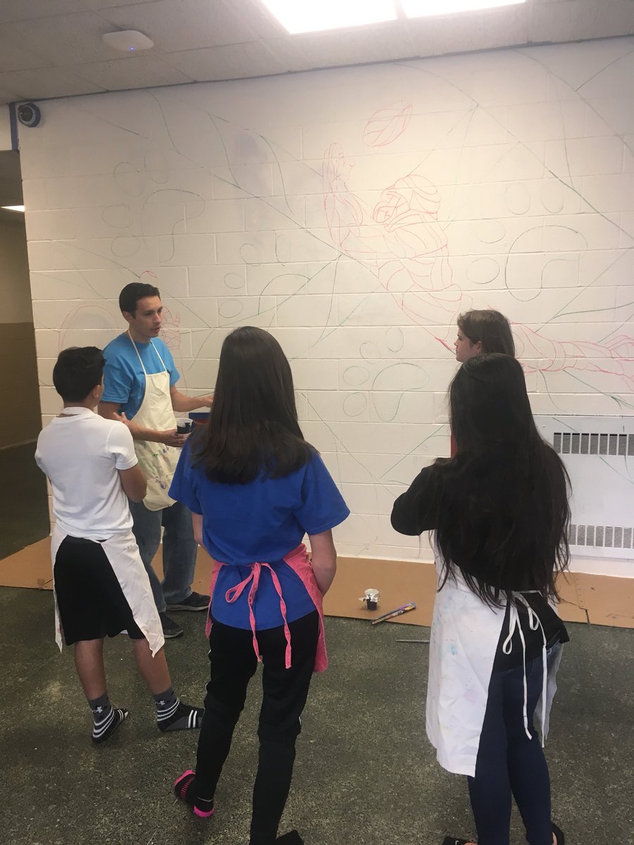 RomboutMS's tweet photo. #RMSmuralproject 8th graders got started today on the mural in the gym lobby with Joe Pimentel. Amazing to watch the progress. @joepimentelart https://t.co/g0Kqj6OAcc