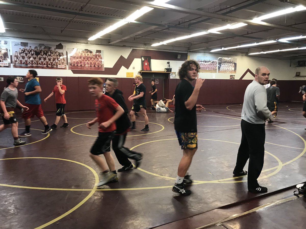 DHWrestling6's tweet photo. Great first day for Davison Wrestling @michgrappler #GETSOME #MarchStartsHere https://t.co/C46WPUOe51