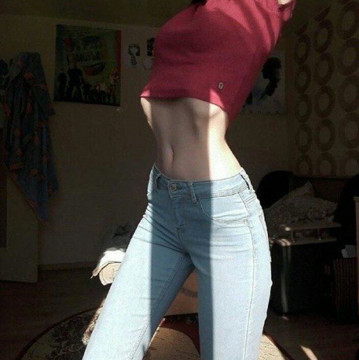 poutyfrown's tweet photo. i want to look in the mirror and be happy with what i see.

#thinspo #bonespo https://t.co/kcWlcKUKoC