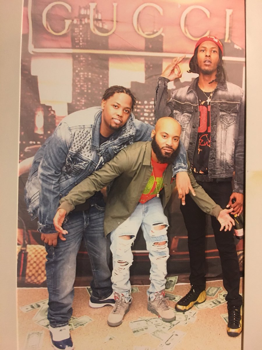 DB_BlkMrClean's tweet photo. “Clique” 🤘🏾🤑💪🏾 #DBENT #DBSHIT #FREESKEET 🙌🏾💯 https://t.co/Zr2EpdDNTP