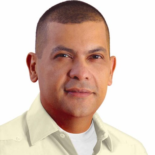 leonmagnom's tweet image. “El líder carismático posee la cualidad
de la imaginación, es capaz de sentir
las limitaciones de este mundo y de
formular un sueño para superarlas”. Jay A. Conger @TeamPoetero  Omar lo es.!   @OmarPrieto_PSUV
