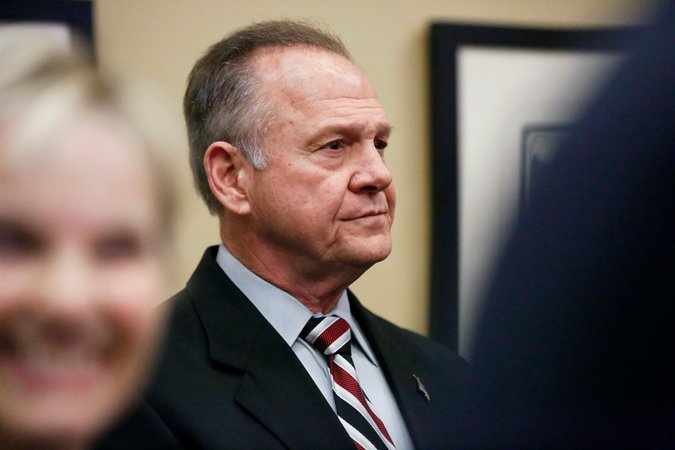 infloria_com's tweet photo. A Fifth Woman Accuses Senate Candidate Roy Moore of Sexual Misconduct https://t.co/WgIR7jT74t https://t.co/fEEclbUUHw