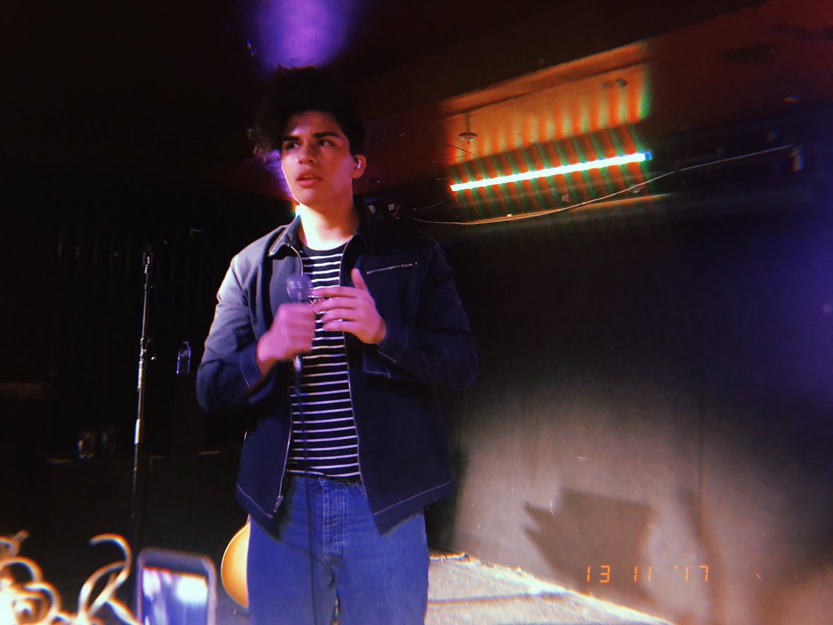 viralhealy's tweet photo. had the best night💕 13.11.17 #AlexAionoLDN https://t.co/ED2pAMTlKJ