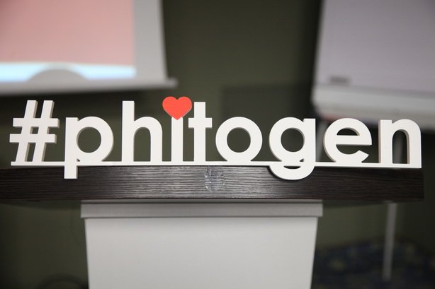 estportal's tweet photo. SIP #Phitogen:итоги конгресса "Специфика сложных зон"
https://t.co/zuYT96RtLy
#EstPortal #эстетическийПортал #Фитоджен #биореволюметрия #контурнаяПластика #филлеры #АндреаАлессандрини #АndreaAlеssandrini #косметология #биоревитализация #зелёныеИнъекции #ial_system #regenyal_IDEA https://t.co/F3JisBNeXK