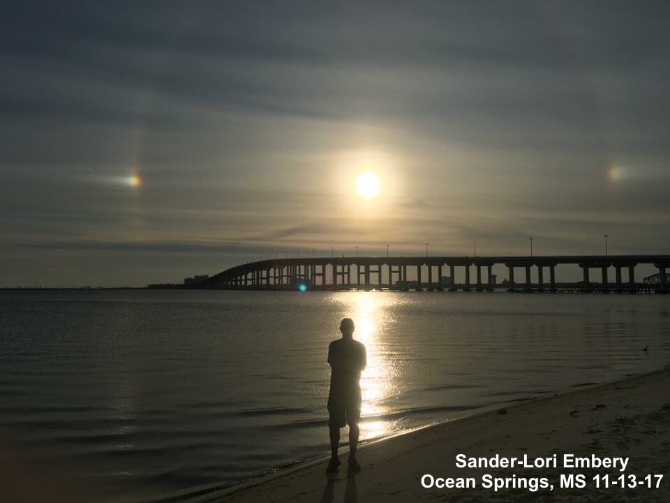 Weatheric's tweet photo. Sundogs visible in south MS this afternoon. Photo by Sander-Lori Embery. #mswx @WLOX @NWSNewOrleans @spann @kevinselle https://t.co/VOV9rM98x7
