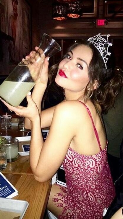 davinacwx's tweet photo. 🍸)- Princesses also drink alcoholic things, even though they do not know what.

                #FamousDrink https://t.co/mQ9j6ts8Ee