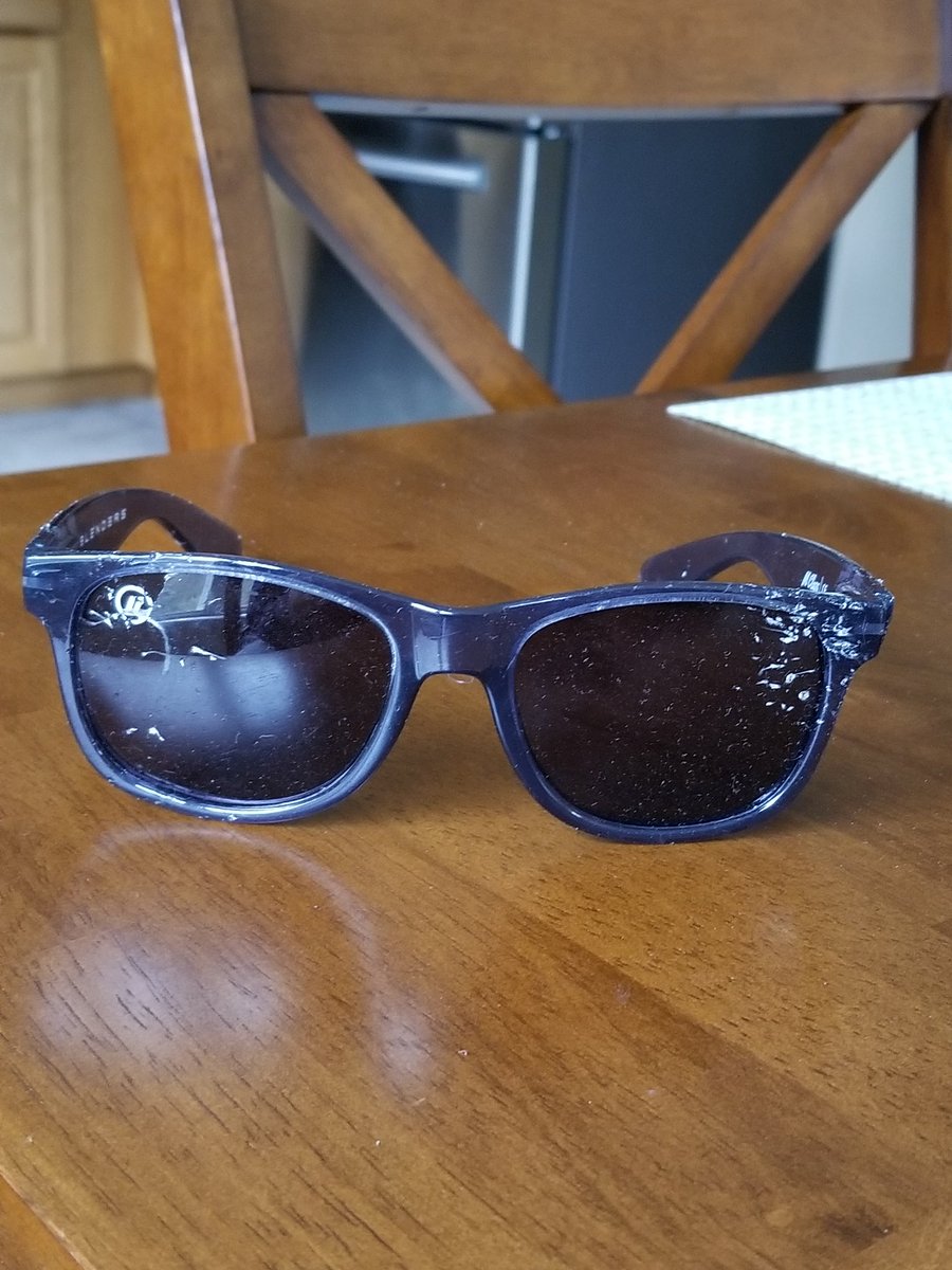 Coruconn's tweet image. Devastation!! My @BlendersEyewear M Class have been KO'd by my dog. I was just starting to love them. #sadness #blendersrock