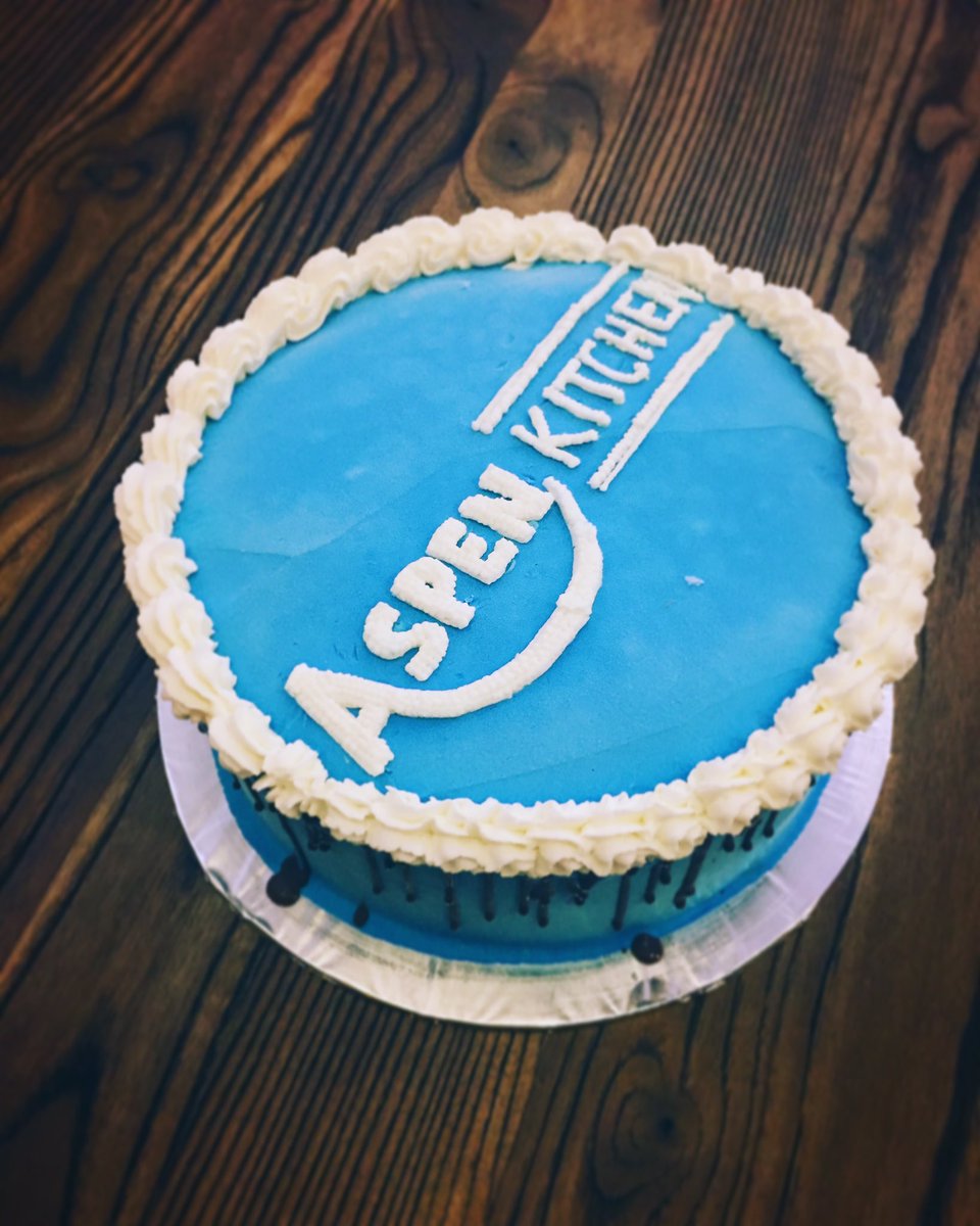 TregioiaCreamry's tweet photo. Custom ICE CREAM CAKE with Company Logo, why not? Call us at 021-30030598 to order!
#icecreamcake #cake #logocake #tregioia https://t.co/JKpHg5W2ys