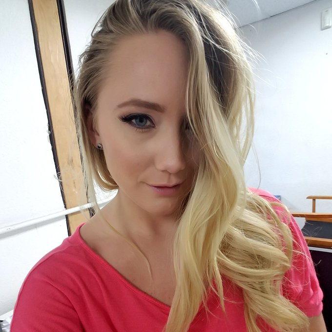 My hair smells like squirt.? https://t.co/GjuAXYKBb9