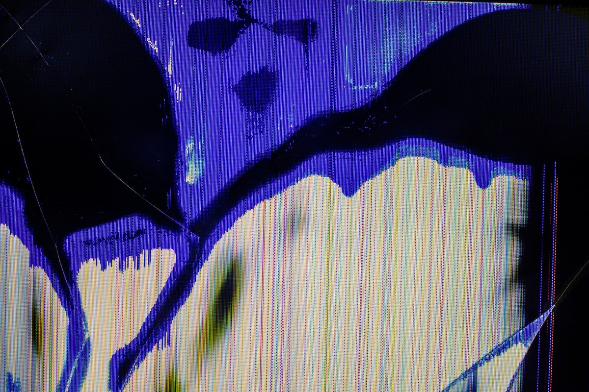 BearYerHands's tweet photo. Found a #brokenTV on the side of the road.
#trashArt #notComputerGenerated #abstract #psychedelic #DIY #abstractArt #photography https://t.co/xVcOax8g6p