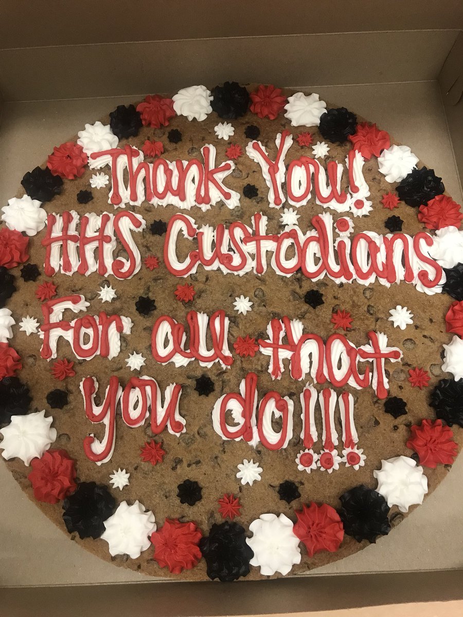 MrsSOrtega's tweet photo. Students wanted to thank our awesome custodians for what they do to make HHS awesome! #worldkindessday #HHSCharacterstrong #HHSCares #HHSappreciates #proudteacher @HarlingenHS https://t.co/HK6GBBonTW