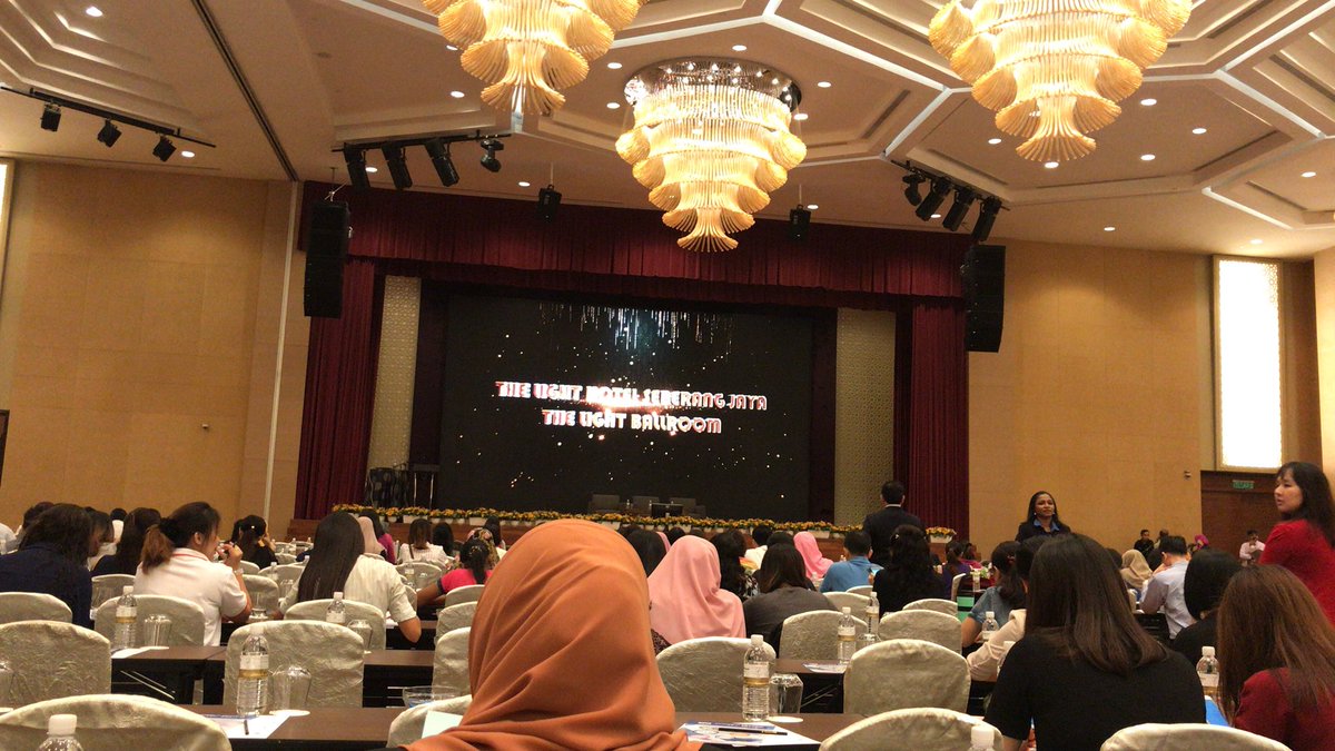 National Tax Seminar, pengerusi majlis cakap boleh rosak gegendang telinga aku. #taxconference