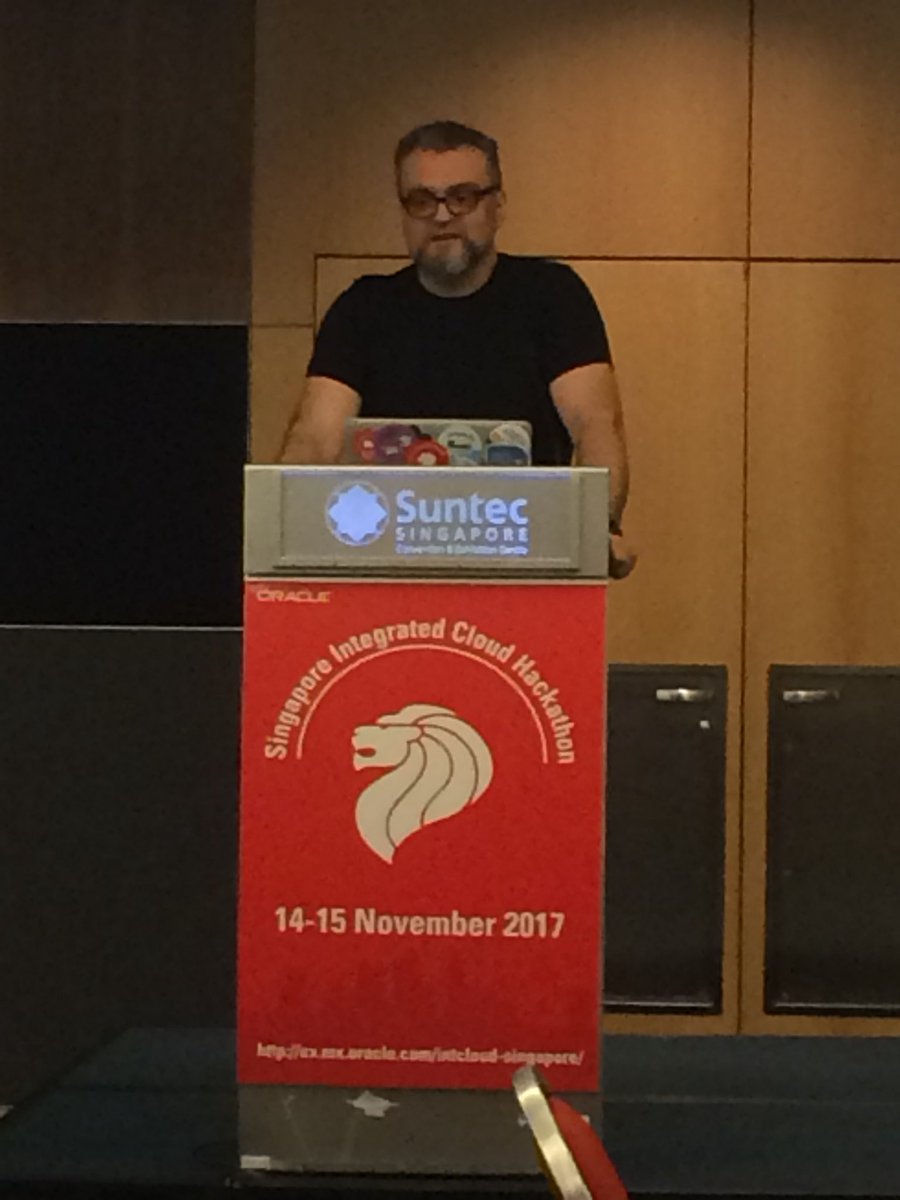 MindiCummins's tweet photo. @jrwashley kicking off the Oracle Integrated Cloud Hackathon in Singapore. #HackSingapore #OAUX https://t.co/wPHuzUiHtN