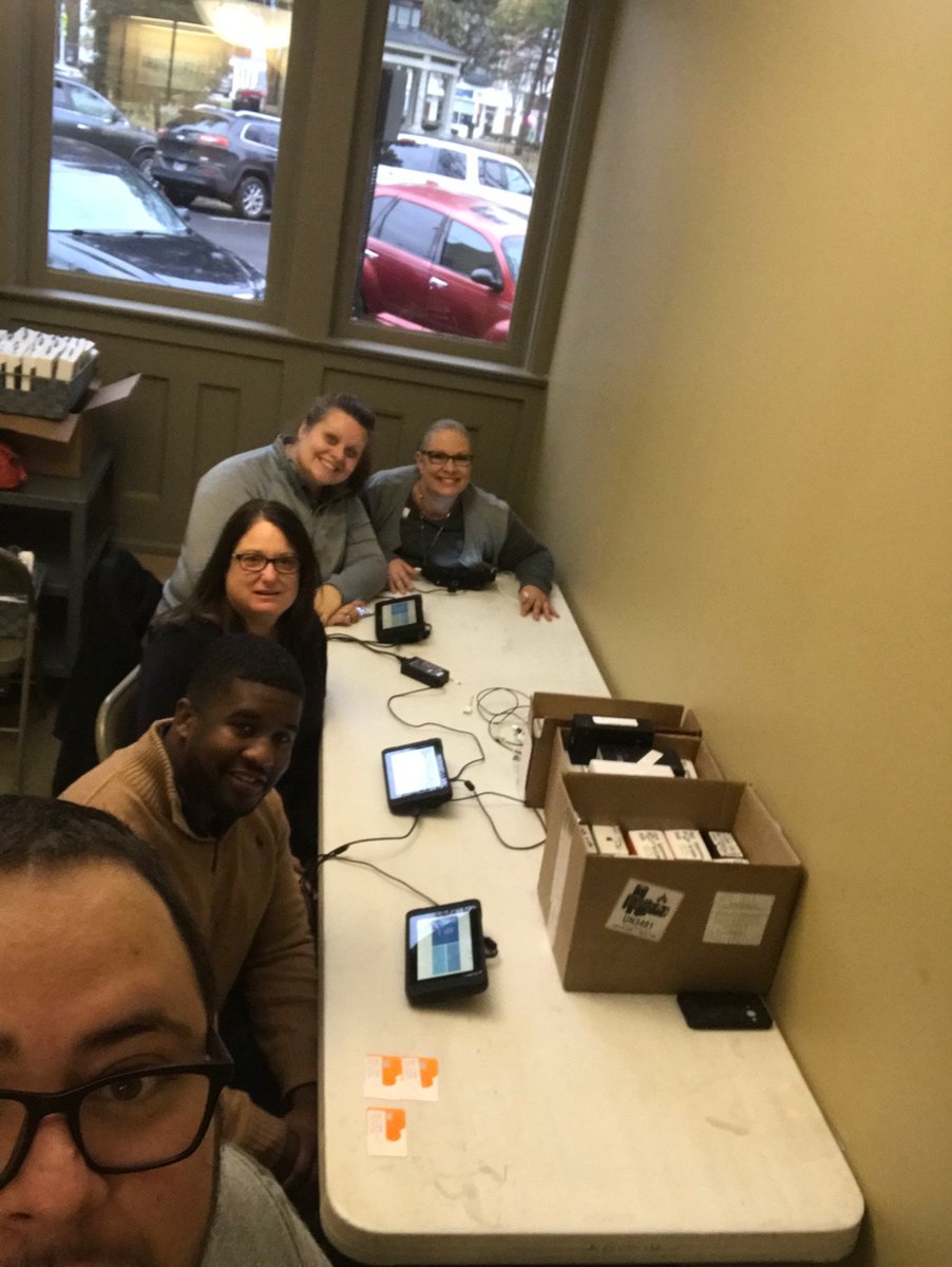 Michaelkadas's tweet photo. 200 CRU in under 30 days! @GWC2 @siegert_colleen @TheoAlexander11 @BIGBizDecker @Jonthebizguy @NOH_Hankins @TeamElyria #OHPA #NOHlimits #winlocal #LifeAtATT https://t.co/RO2hsSPWKs