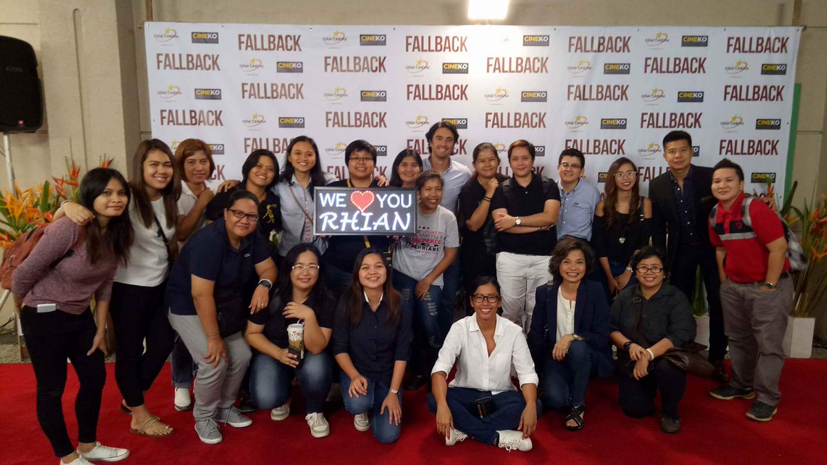 woogieworx's tweet photo. All out love and support for our dear @whianwamos during the #FallbackSpecialScreening last night! We love you! 😘 https://t.co/LVFMl40JBS