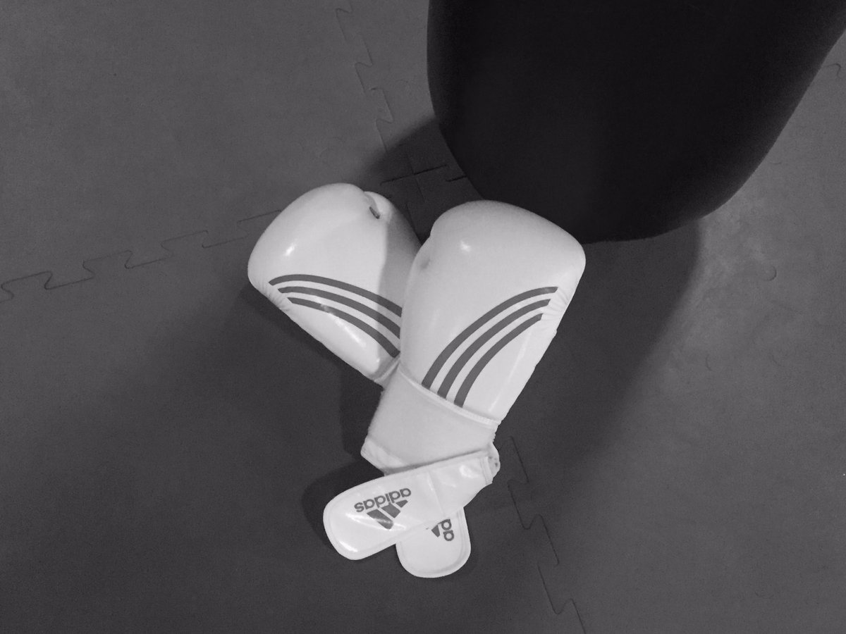202_claudia_'s tweet photo. The best way to end the day. 🥊🥊#boom #kickboxing #UrbanBoxingDC #Washington https://t.co/Hl1TBXqi8C