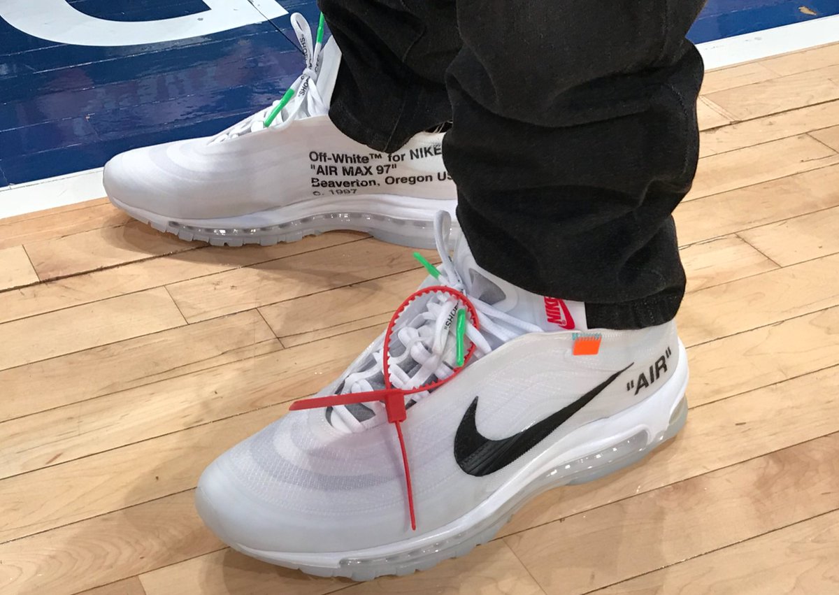 NBA's tweet photo. 🔥🔥 @isaiahthomas’ #NBAKicks 🔥🔥 https://t.co/edJ1pyeZPx