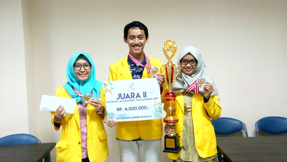 Tim PNJ dari Jurusan Akuntansi  berhasil sebagai Juara ke-2 dalam "National Accounting Tax Olympiad 2017" di Bandung.