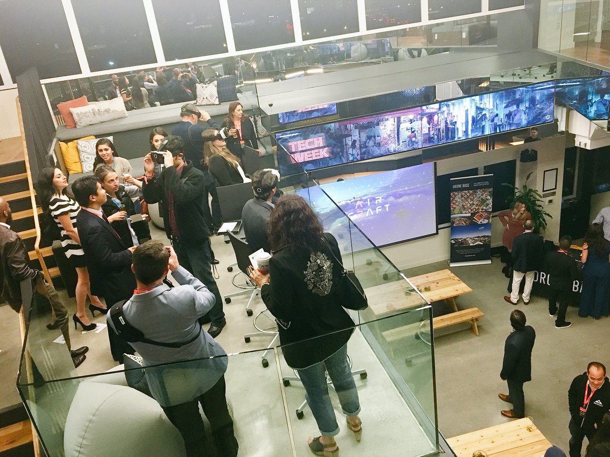 bcgx_'s tweet image. Greeting guests for the official #TechWeekLA kick off party! Don’t miss our Venture View #VR station on floor 5.5 // cc: @TechweekLA @TechweekInc