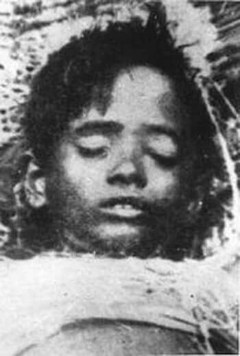 On this #ChildrensDay it's time we know about Shaheed Baji Rout ,from Nilakanthpur in Orissa ,the youngest Martyr of India's freedom struggle.
At the age of 12,this young boy was on guard of a country boat and was ordered by the British troop to ferry them across river Brahamani