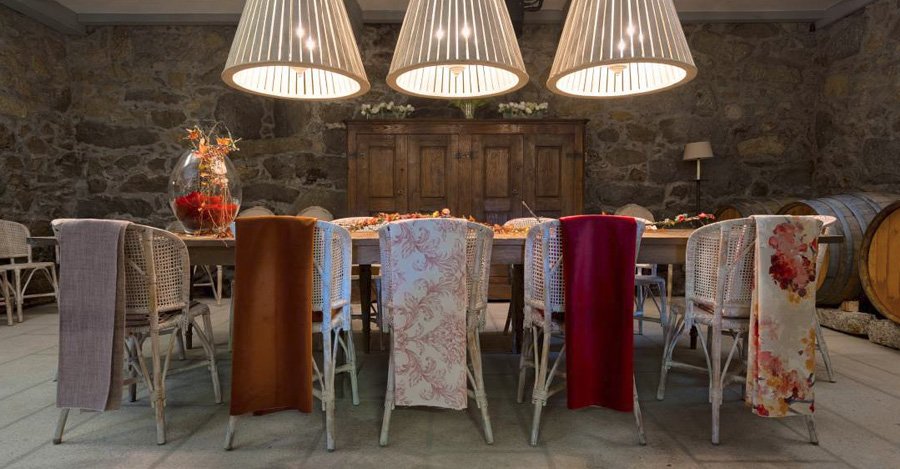 Pure elegance in the #decoration of this living room at Pazo Señorans
Galaecia, Sofia, Elsa, Sorolla Fabrics from our #Fabrics Collection.