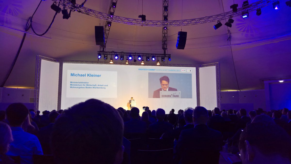 digitalinBW's tweet photo. Spannende Einblicke rund um Digitalisierung und Technologie gab es beim #HightechSummit2017. Das Kompetenzzentrum Mittelstand 4.0 war mit den Partnern @SteinbeisGlobal und @bwcon_info vor Ort und hat über Aktivitäten und Projekte informiert #digitalinBW https://t.co/0XKt5JU9AV