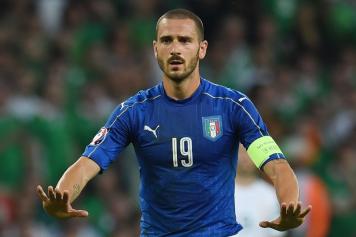 udah lama ga ngetwit, admin gabut ah..
stlh Buffon, Barzagli, Chiellini &amp; DDR pensi, kira2 kapten italy siapa ya?Marchisio? atau Bonucci??😂😂