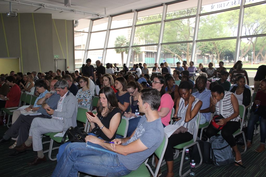 ASSAf_Official's tweet photo. Some photographs from our #ASSAfPublicLecture yesterday at @UPTuks by Nobel Prize Winner Prof. Michael Levitt. Lecture hall was packed to the rafters #ASSAfDistinguishedScholar Missed out? 7 more lecture dates available: https://t.co/d2Zq5tXODd https://t.co/f0G3G2EF22