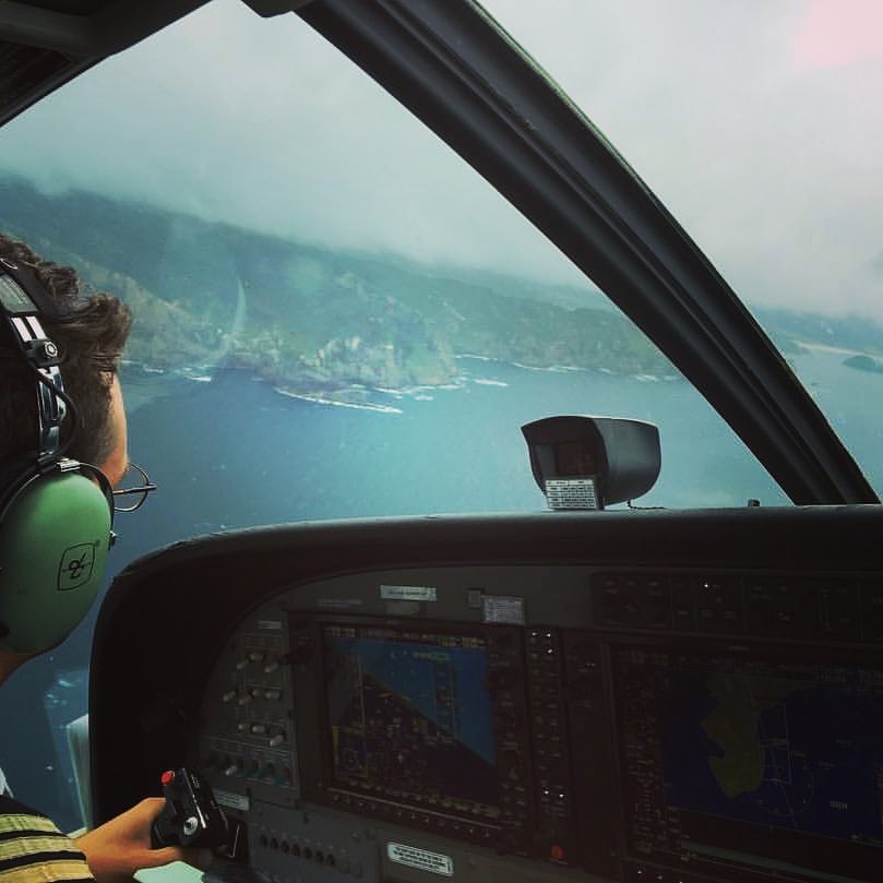 BarrierAir's tweet photo. Captain Ken has everything under control on the way back to #aucklandairport from #greatbarrierisland ! #cessnacaravan #Airlines  #barrierair https://t.co/SUCqdAS306