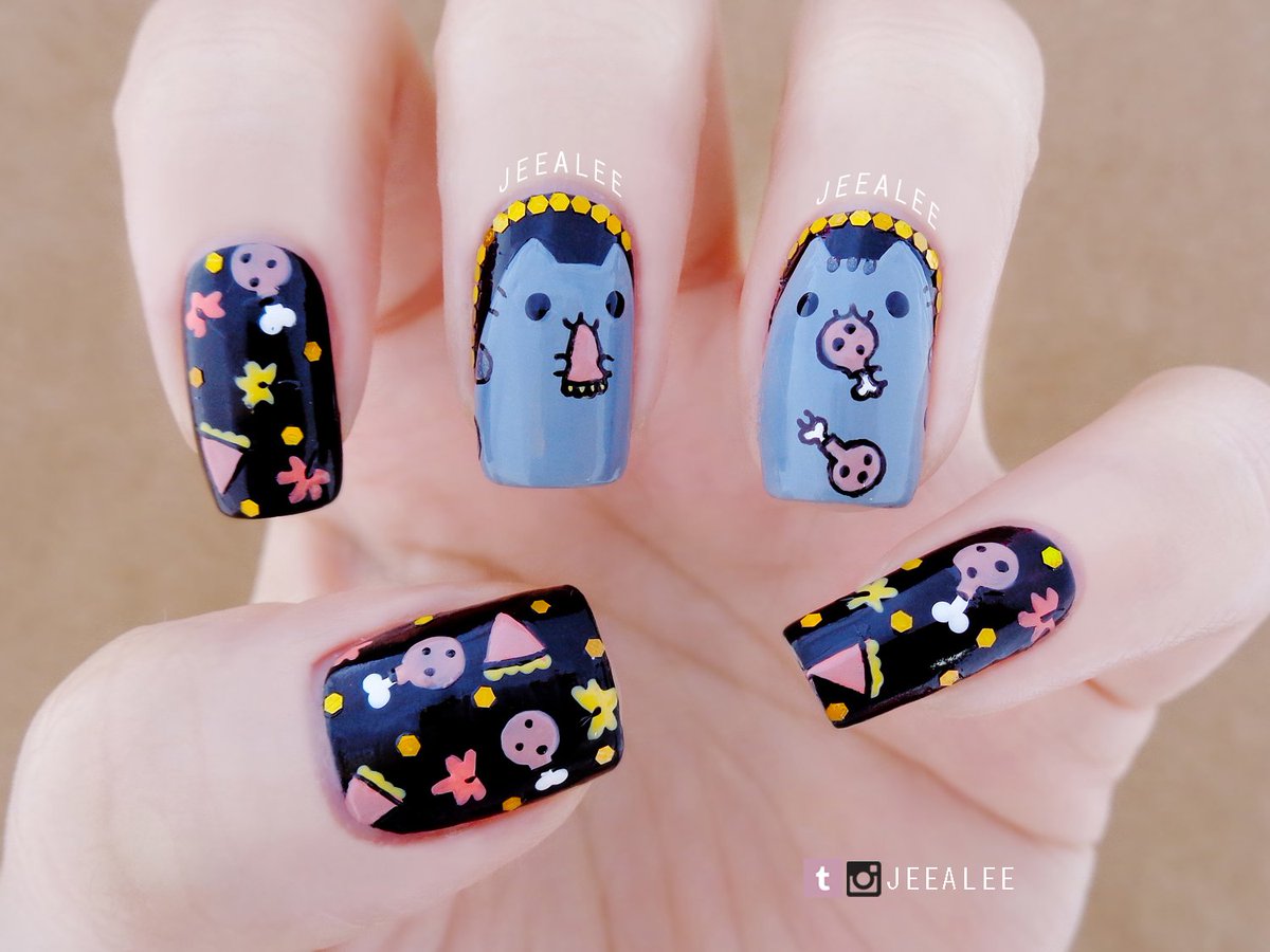 JeeA_Lee's tweet photo. Pusheen Thanksgiving Nails 🍗 Is it too early for turkey and pie?  😁😁😁 #nailart @Pusheen #naildesign #pusheen #Thanksgiving #thanksgivingnails #pusheennails https://t.co/hi61e1bJds