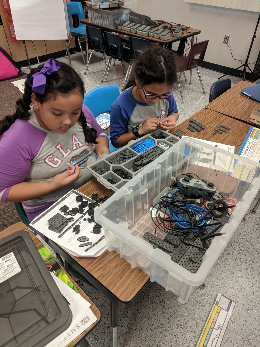LewisAllStars's tweet photo. 4th and 5th grade Robotics begin!! #Lewisallstars #Dusdsteam #Dusd https://t.co/pADjiNOKTn