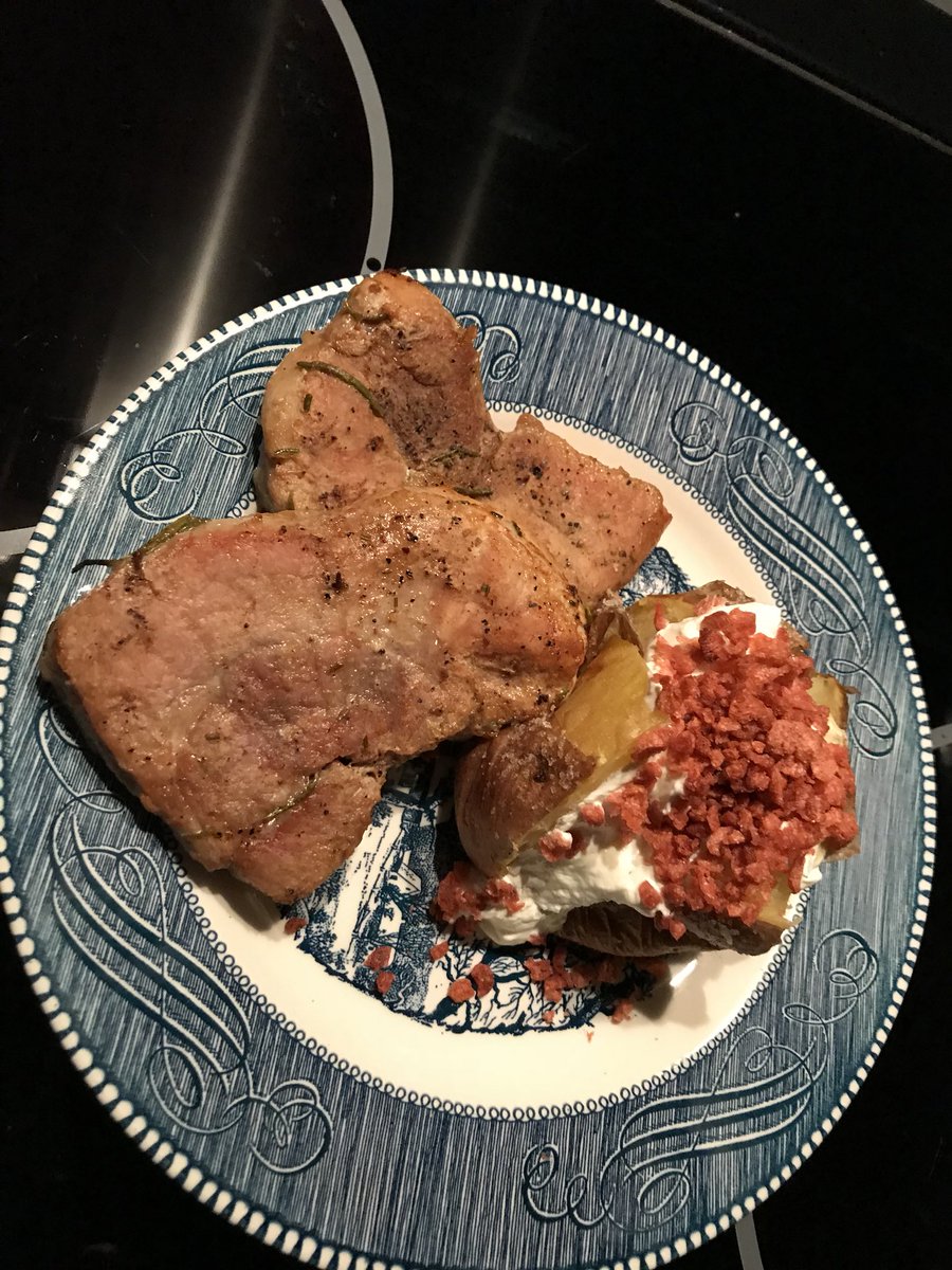 EmotionalBlood's tweet photo. Great easy pork dinner--fresh rosemary and garlic. WOW! @addapinch #addapinch
GOOD recipes. https://t.co/GTyUV7rlNR