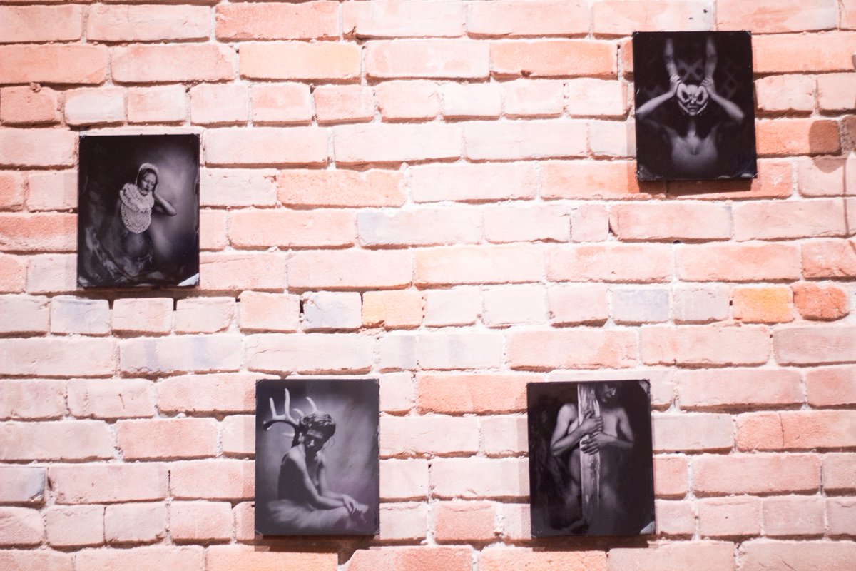 2Cream2Sugar's tweet photo. Forever thankful to Fred Fraser for allowing us to display his incredible ambrotypes at last month’s event!
#2C2S #SHOWCASE #Chronography #YVRArt #WetPlates #Ambrotypes https://t.co/WfdDN8CQ3F