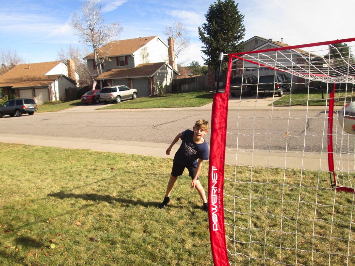 AllanBronson1's tweet photo. Day 10  and CB is working on some heading

#outworkoutplay #powernetsports https://t.co/ytIOVd341G