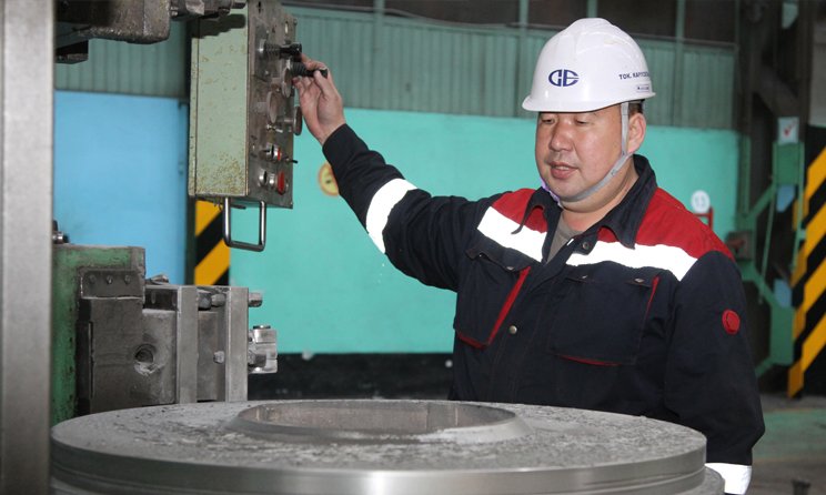 МОНГОЛЫН ХАМГИЙН ТОМ ТОКАРИЙН МАШИНЫ ЭЗЭН
erdenettoday.mn/index.php/prod…